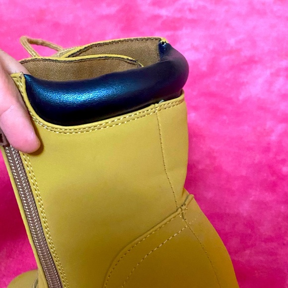 Ardene boots, size 7 - Picture 3 of 4